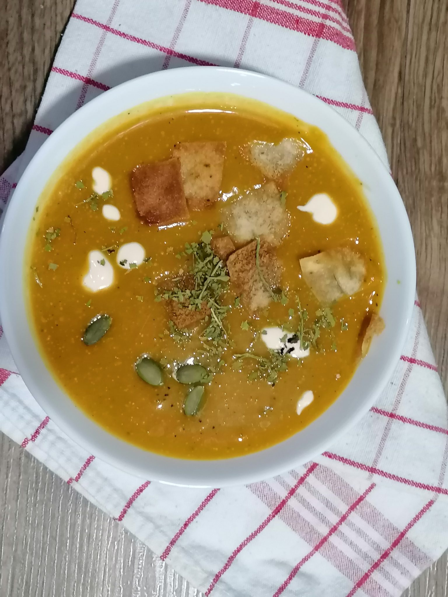 How to Cook Creamy Pumpkin Soup from Scratch