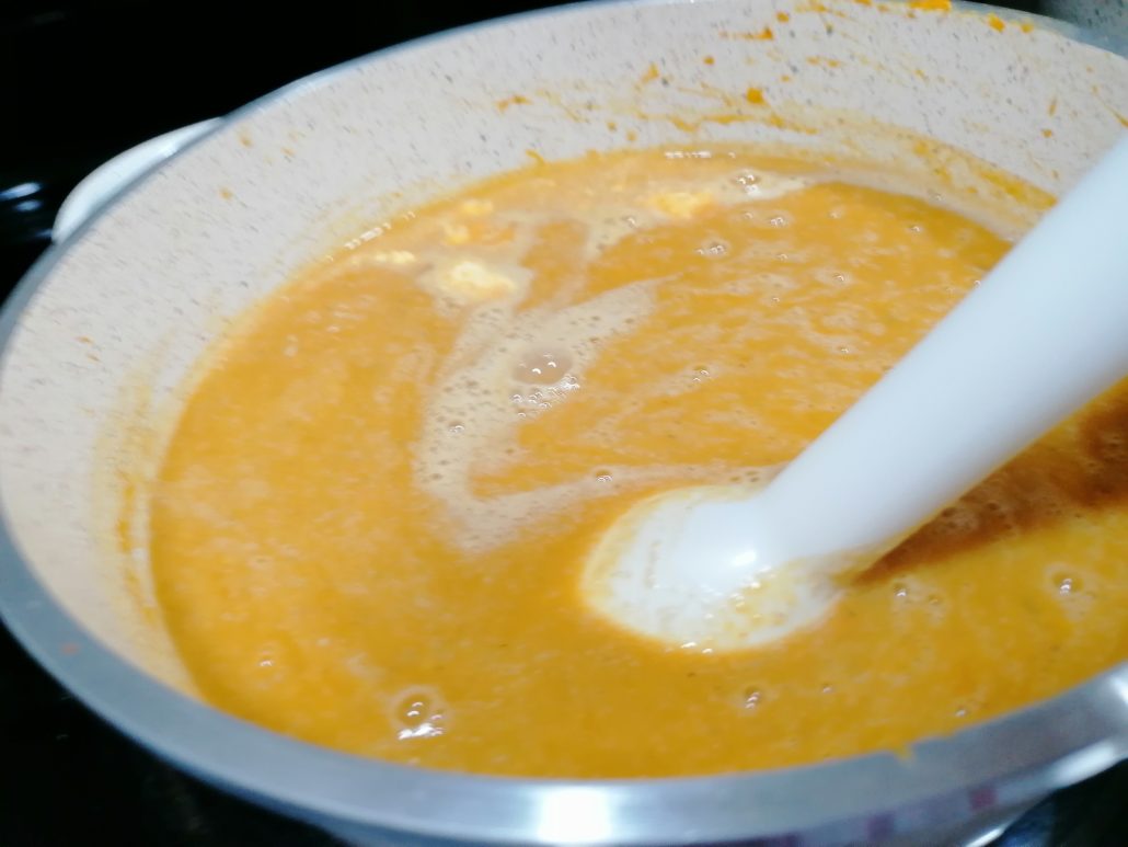 Pumpkin soup - immersion blender